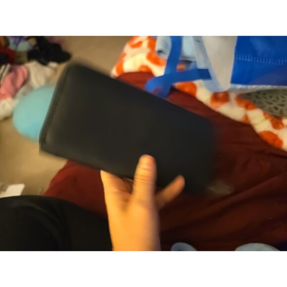 Michael Kors Jet Set Continental Travel Clutch - Black, Large - Picture 3 of 6